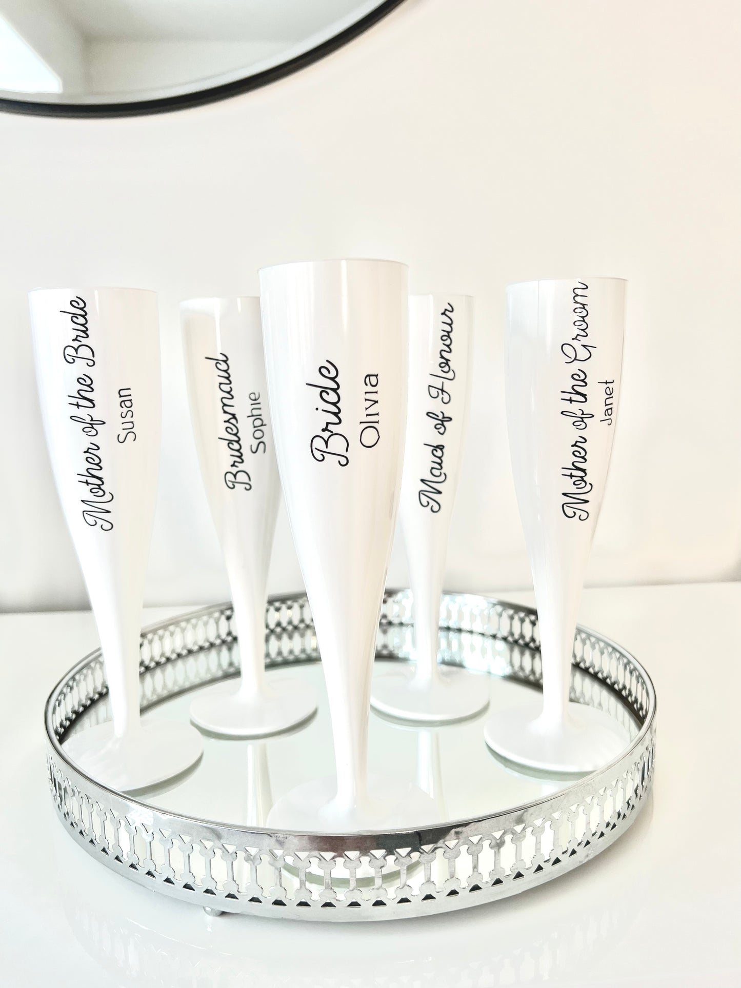 Brilliant white gloss flutes